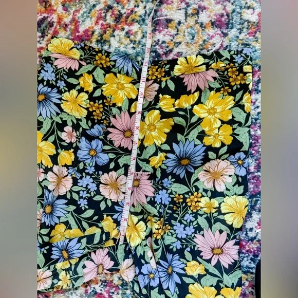 Miss Selfridge Floral Pants - Picture 12 of 13